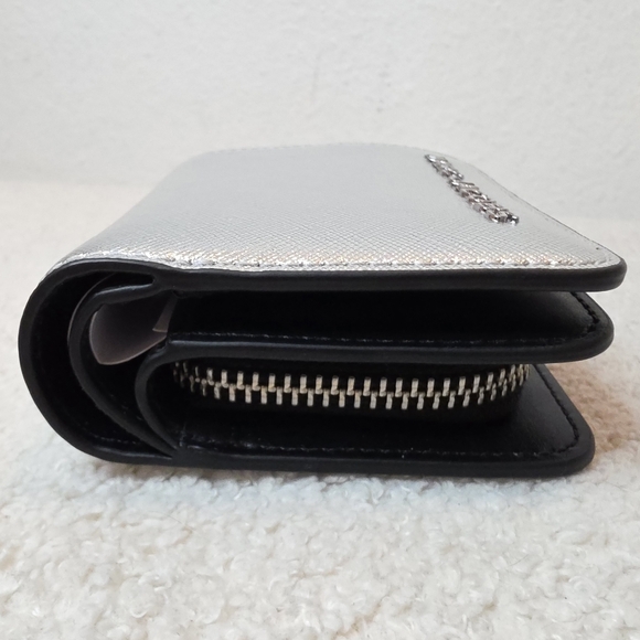 NWT Marc Jacobs Metallic Silver Vegan Leather Compact Bifold Wallet - Picture 9 of 14